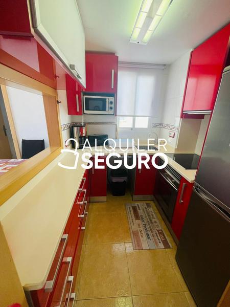 Foto 74f9c816-1e6b-4666-91e6-57eda7355009. Rent penthouse with parking pool in Pueblo Acantilado-Lanuza Campello (el)