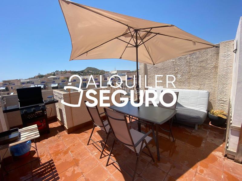 Foto 8ac5d74b-f2e8-4d5f-b228-462f562911c6. Rent penthouse with parking pool in Pueblo Acantilado-Lanuza Campello (el)