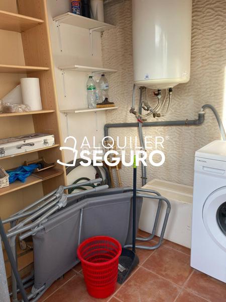 Foto e862171e-d8db-443c-95e7-adc472243d3a. Rent penthouse with parking pool in Pueblo Acantilado-Lanuza Campello (el)