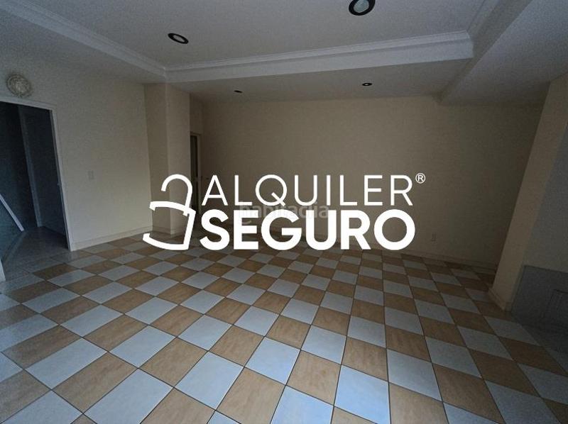 Foto 6d2464eb-3412-4afb-81f1-a14e206a3638. Alquiler local comercial local pintor murillo en Norte-Universidad Móstoles