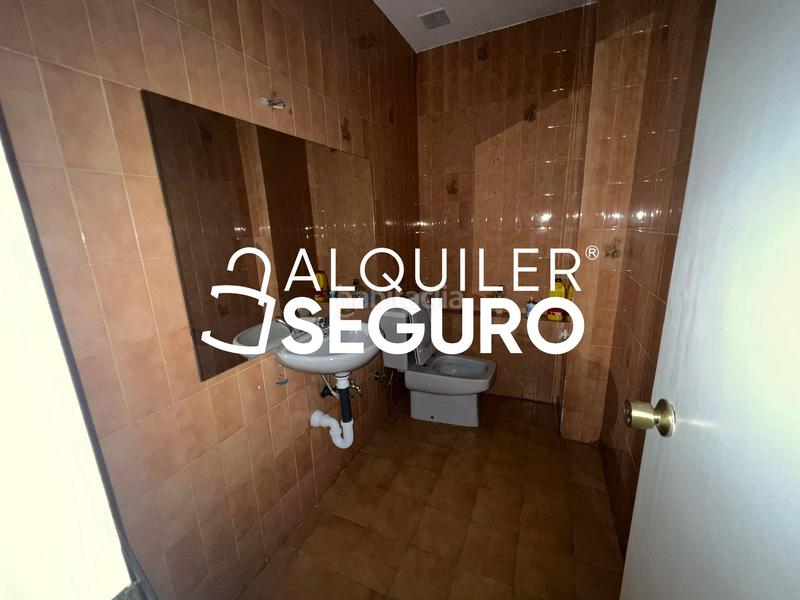 Foto fcfe6a1b-aae1-4cec-9a50-40b96208fb7d. Alquiler local comercial local pintor murillo en Norte-Universidad Móstoles