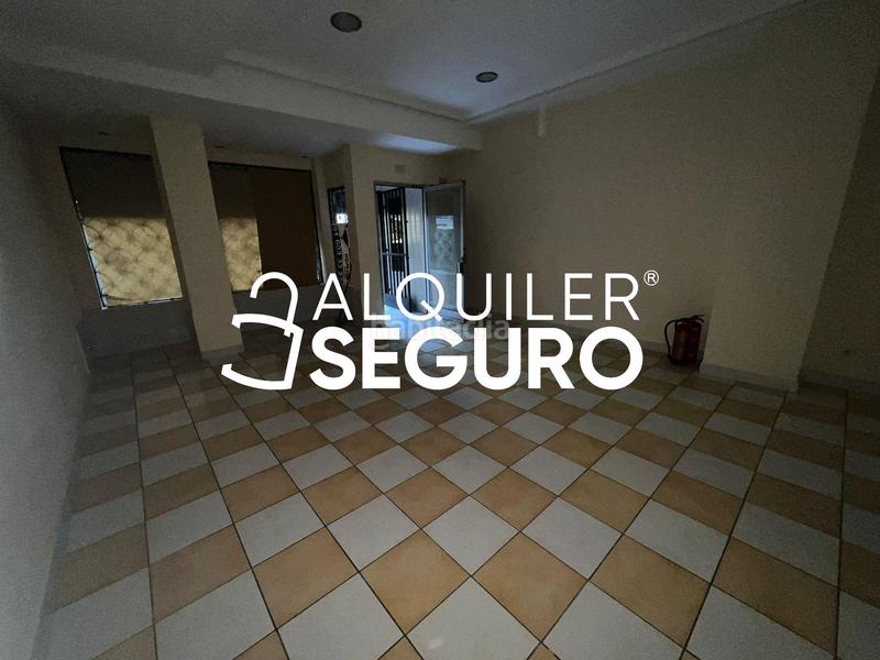 Foto f18d2077-6ea0-40cf-8c8a-fa654fc592d6. Rent business premise in Norte-Universidad Móstoles