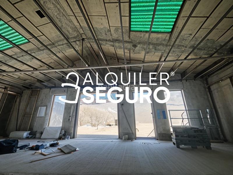 Foto 2c2299ba-6050-48d4-95e1-fe379b57f0e4. Alquiler local comercial local león en Sudeste Industrial Fuenlabrada