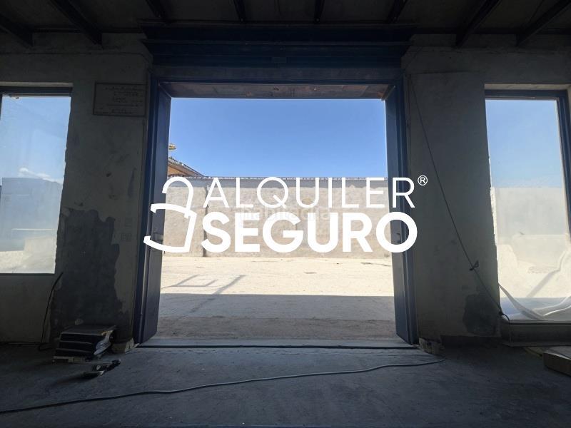 Foto bf8fe323-9030-42ee-9425-84c8b15704ab. Lloguer local comercial a Sudeste Industrial Fuenlabrada