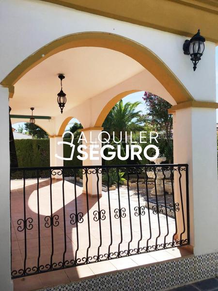 Foto 545b1030-2f98-48cb-ab40-0596836915b8. Rent chalet with heating parking in Pueblo Latino Pilar de la Horadada