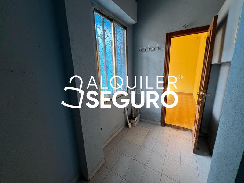 Foto 6e3ccb32-2323-4dc2-8428-c61b8488f6dc. Alquiler local comercial local teruel en La Serna Fuenlabrada