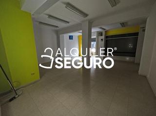 Location Local commercial  Calle de villacarlos. Local de villacarlos madrid