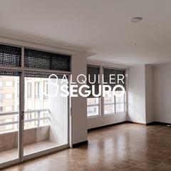 Location Appartement  Constitución. Piso pl. constitución turís