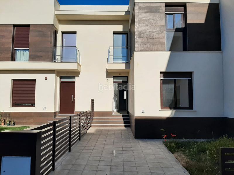 Foto 2c31ae96-1ac3-41d3-a912-fdc71de35b7a. Semi detached house 119m<sup>2</sup> with parking pool terrace in Vista Azul - Consolación Dos Hermanas