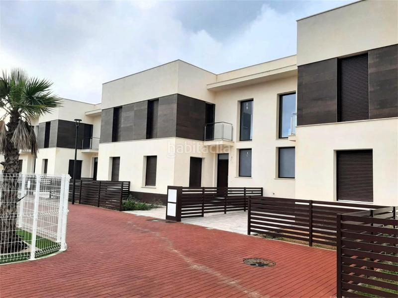 Foto 659ba6ca-6c32-4817-bba4-6795c2b09b73. Semi detached house 119m<sup>2</sup> with parking pool terrace in Vista Azul - Consolación Dos Hermanas