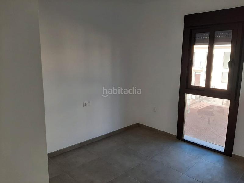 Foto fc54250a-aed5-4b05-a193-84f7a410ff23. Casa adossada 120m<sup>2</sup> amb aparcament piscina terrassa a Vista Azul - Consolación Dos Hermanas