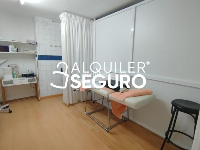 Foto 50d0167b-3e0f-47be-89f4-7d20de1d932d. Rent business premise in Hostafrancs Barcelona