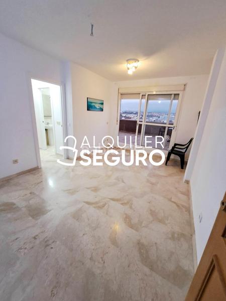 Foto 1a75a93f-628f-4e9b-8e45-515b71d2a27f. Rent penthouse with parking in Casco Antiguo Algeciras