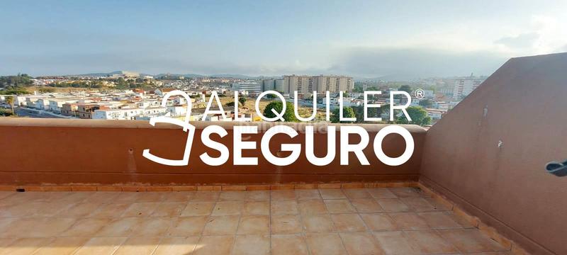 Foto 64ea1439-e743-4f5e-92ac-4852e99d6d20. Rent penthouse with parking in Casco Antiguo Algeciras