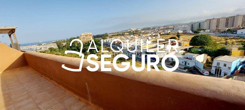Foto 995941ef-2fe6-420e-8d89-7e232b9e22b0. Rent penthouse with parking in Casco Antiguo Algeciras