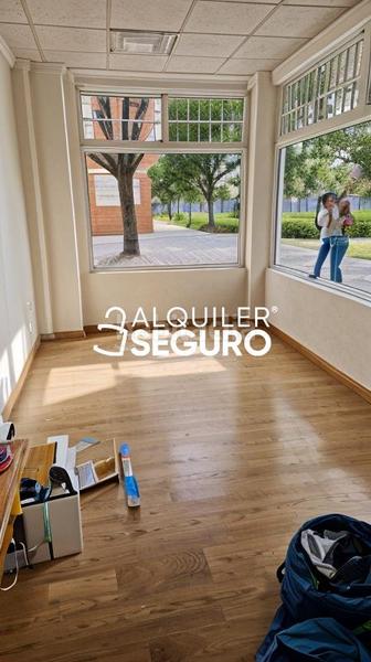 Foto 3314bf31-1ec2-45a5-8bcf-7db4b46bd47f. Alquiler local comercial local marinero luis de torres en Murcia