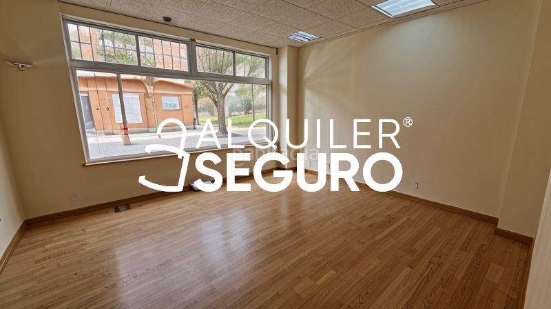 Foto ce7497a0-c0aa-4f29-9968-deccfbfd24b2. Alquiler local comercial local marinero luis de torres en Murcia