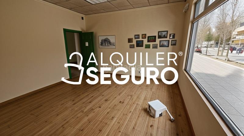 Foto fa328efe-a2dc-451f-85c6-c74bde993d66. Alquiler local comercial local marinero luis de torres en Murcia