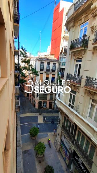 Foto 74e9c1ab-cc42-40f3-b268-87a9461dc2da. Alquiler piso  c adresadors en Sant Francesc Valencia