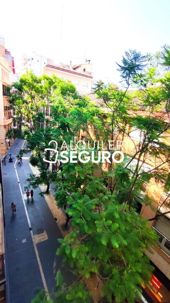 Foto 999707b7-ea53-40f8-827a-2a90572a1649. Alquiler piso  c adresadors en Sant Francesc Valencia