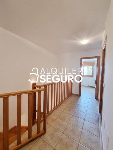 Foto 630511e9-aeb2-40ca-a469-46bc6d06bf5c. Alquiler chalet  c del pocillo en Mataelpino