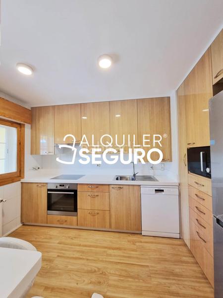 Foto c521821e-ff89-4bfc-a451-fa22f7b1a148. Alquiler chalet  c del pocillo en Mataelpino