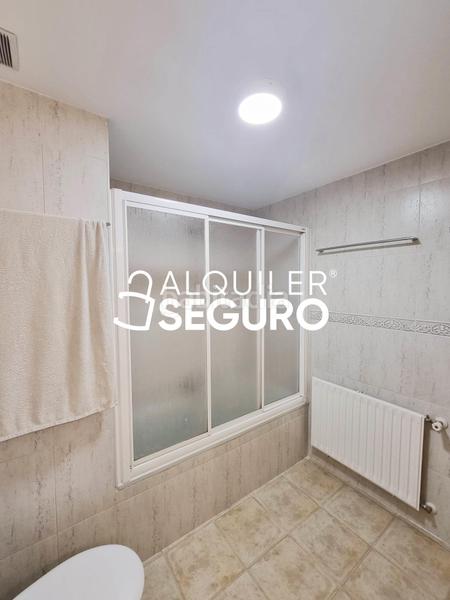 Foto c99770a3-9a18-4596-a0f8-27c227a01c85. Alquiler chalet  c del pocillo en Mataelpino