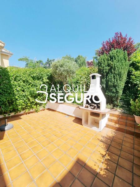 Foto eda54ddd-ad5b-4694-8858-676557b45156. Alquiler chalet  c del pocillo en Mataelpino