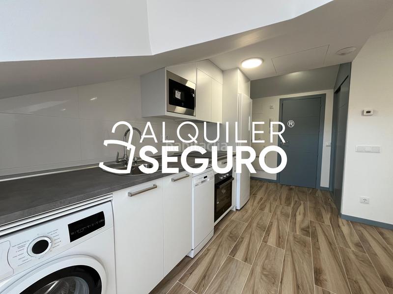 Foto 9b8ab7a8-82d7-4754-b9d7-1f48209dd655. Alquiler ático  c de la harina en Centro Fuenlabrada