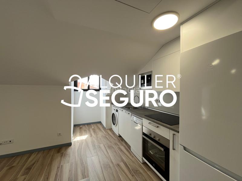 Foto cbc2d2bc-958e-4f04-b5c6-c3628e197b52. Alquiler ático  c de la harina en Centro Fuenlabrada