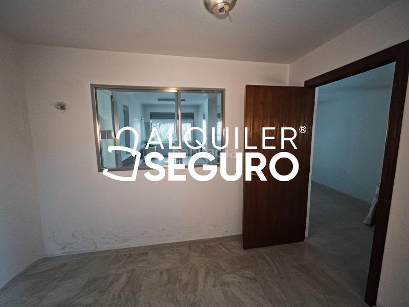 Foto fc92ffc4-fb04-4f42-8eac-a9f96eb2b8a8. Rent business premise in Villafontana - Estoril I Móstoles