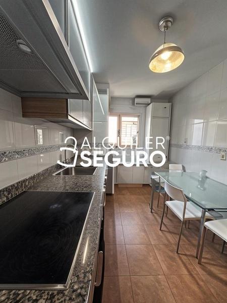 Foto 0bf81a3b-66bc-42e7-b989-c7e55b2fbe4f. Lloguer pis a Joaquina Eguaras Granada