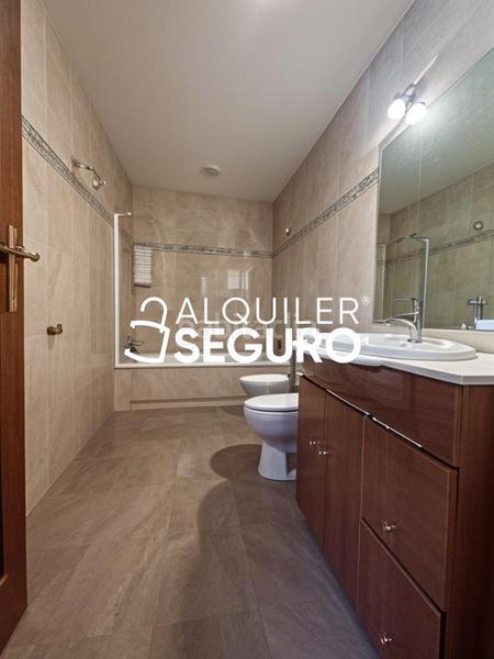 Foto 7571b259-4cee-419e-9e93-44f9be32a4cc. Lloguer pis a Joaquina Eguaras Granada