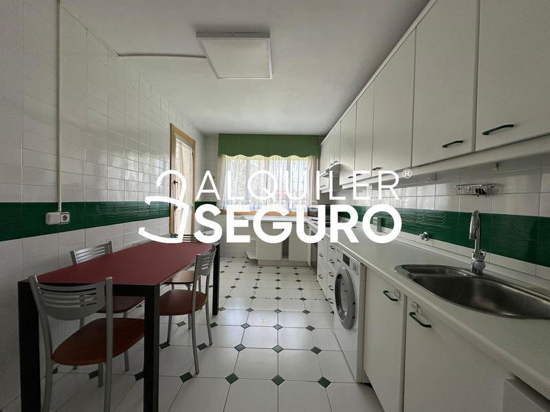 Foto 7ea92747-8325-47c7-89b2-5c081a5f2e99. Affitto appartamento con riscaldamento parcheggio piscina in Majadahonda