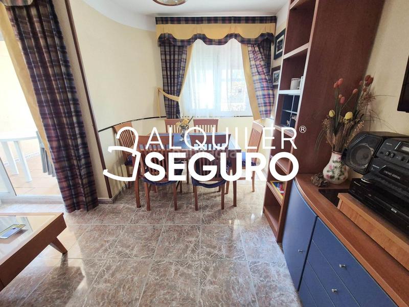 Foto d479551e-0cbb-4561-b635-5688f3c6514c. Alquiler piso  c del porquet playa en Miramar