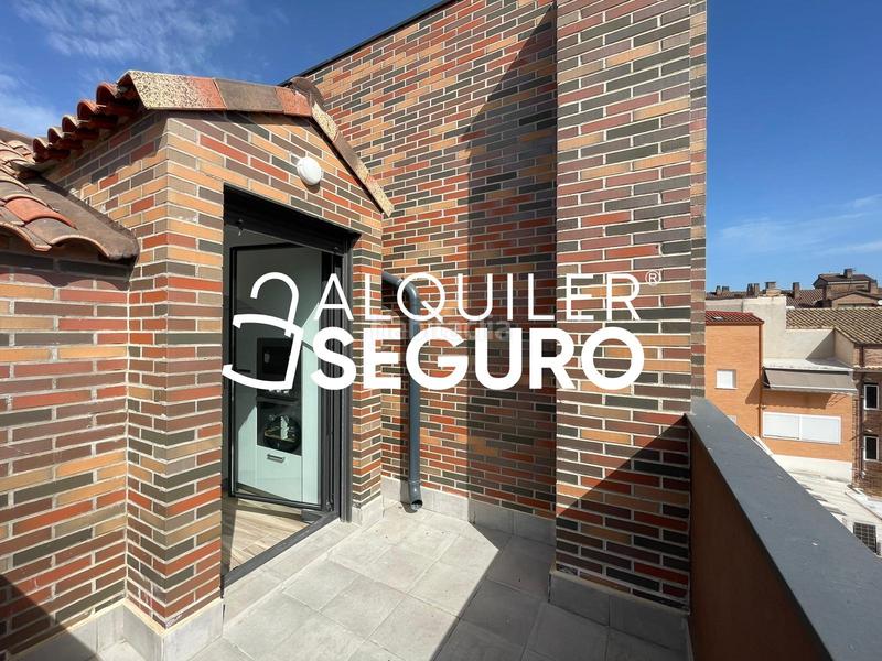 Foto 1f63f25e-d480-4d75-8cda-765951c4256f. Location attique avec chauffage parking dans Centro Fuenlabrada