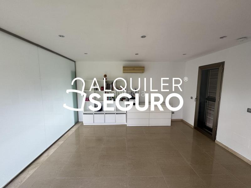 Foto e0859277-dc8c-435c-ab1d-296daab35770. Location chalet avec parking dans Ciudad Universitaria Madrid