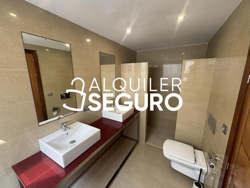 Foto 0fe10fb6-3abb-4b31-a29d-38d16714973a. Rent chalet with parking in Ciudad Universitaria Madrid