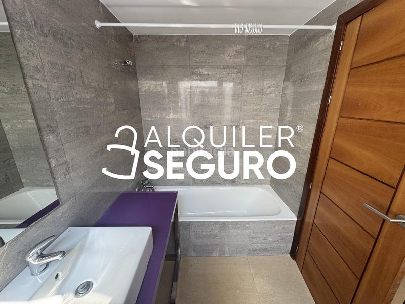 Foto da36013e-593d-4839-8843-172b00b40c12. Rent chalet with parking in Ciudad Universitaria Madrid