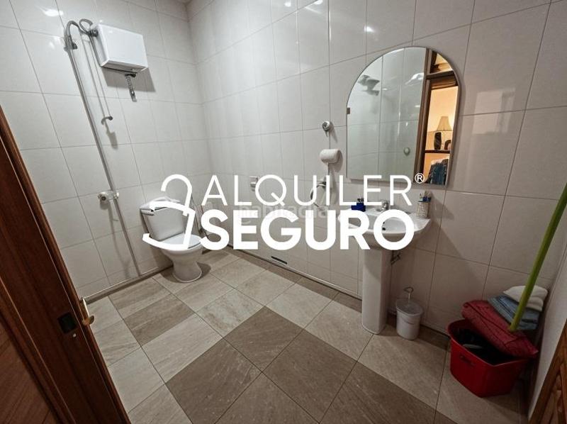 Foto a49b6c0c-b2ba-48fb-9e86-dca683a3b5a7. Location local commercial dans San Isidro Getafe