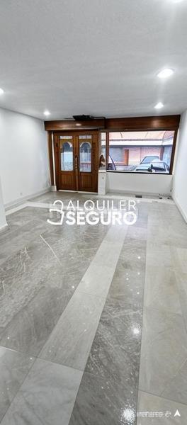 Foto d9460c2a-06b1-4a1e-bbc0-93134ee79f06. Rent business premise in San Isidro Getafe