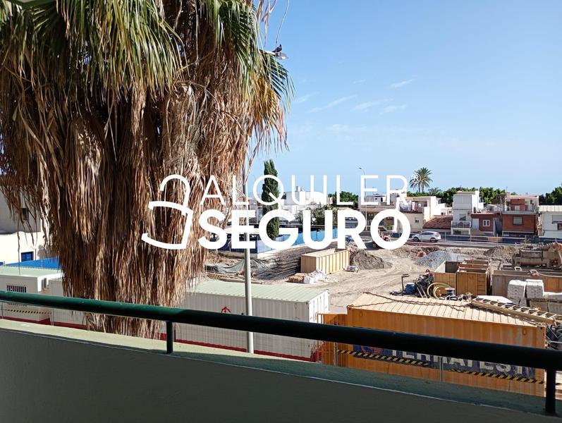 Foto ea83cd63-bd52-4e33-a5a7-750fea97a5c2. Location appartement avec parking dans El Palo Málaga