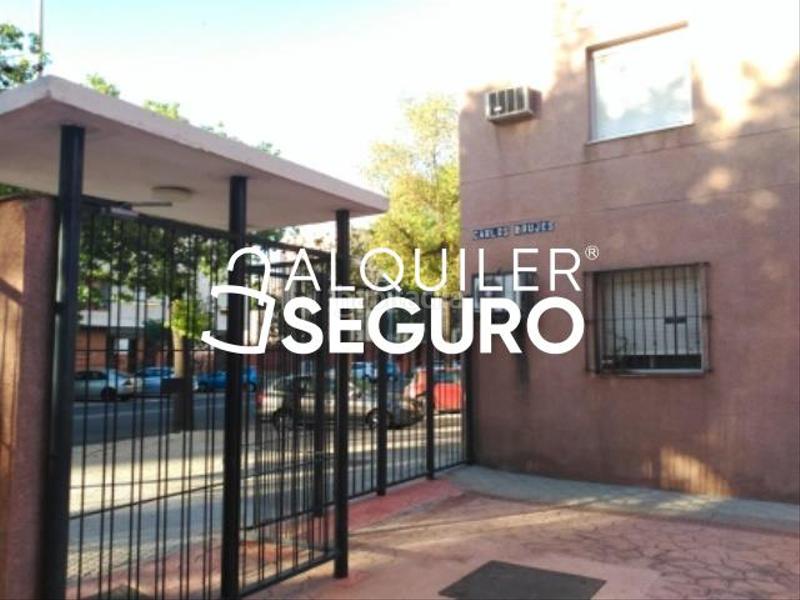 Foto 1a3ec94e-39c9-4374-961c-92f0ba45b777. Alquiler piso  c carlos brujes en Tiro de Línea Sevilla