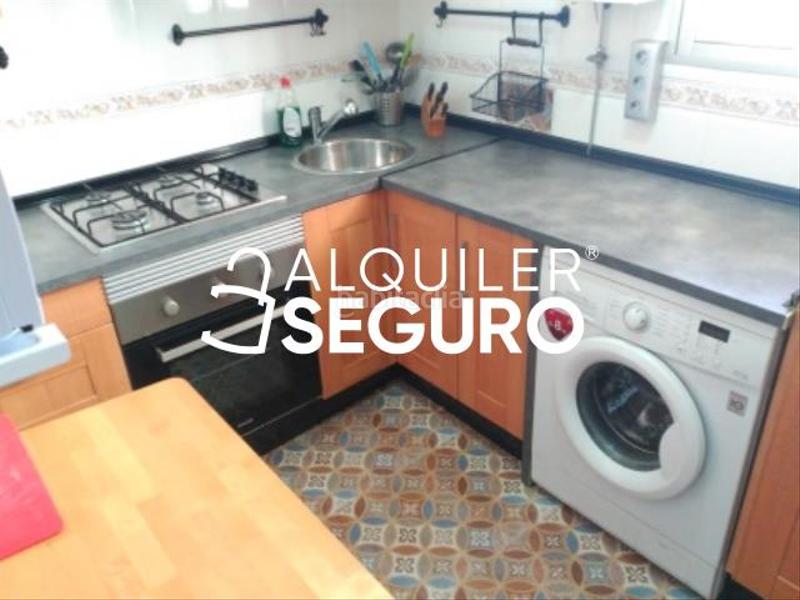 Foto 5a546c6b-be03-4b92-ab8b-4b46a4bf7894. Alquiler piso  c carlos brujes en Tiro de Línea Sevilla