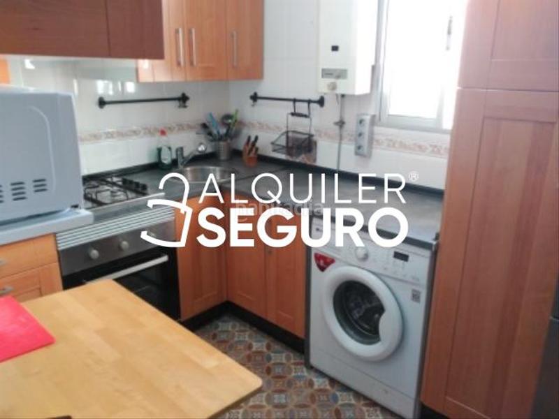 Foto e66f5e8d-a2c1-4ce7-ac78-f0985dbd0c0b. Alquiler piso  c carlos brujes en Tiro de Línea Sevilla