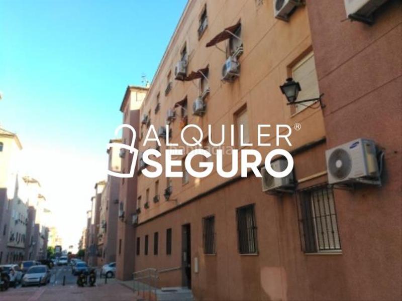 Foto fd337928-4d58-493d-a286-c89f38dbdbb7. Alquiler piso  c carlos brujes en Tiro de Línea Sevilla