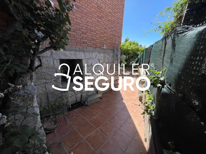 Foto 465cb25c-4e62-4fa3-b477-08f5047020e6. Alquiler chalet  c del laurel en Centro Colmenar Viejo