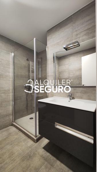 Foto f41fc446-4f83-47a1-b71c-7261289c393b. Alquiler piso  c de san germán en Castillejos-Cuzco Madrid