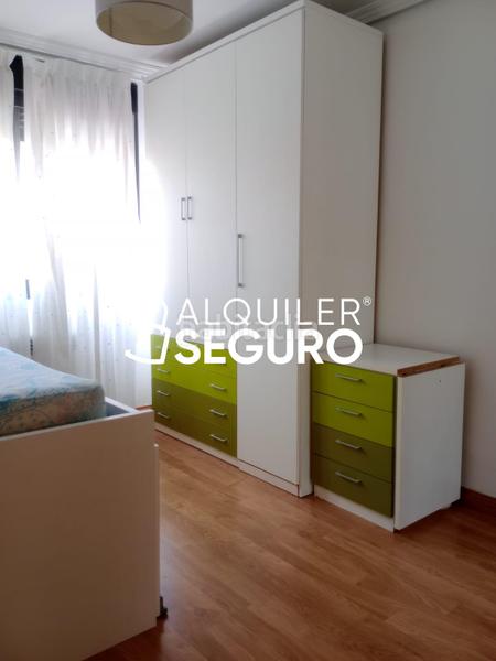 Foto 681a4571-8170-4feb-91bd-1b84645aa9e4. Alquiler piso  c luis sanchez polack tip en Simancas Madrid