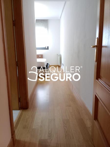 Foto 6a141dbf-bddc-4732-a3bd-5f4ae68664ab. Alquiler piso  c luis sanchez polack tip en Simancas Madrid